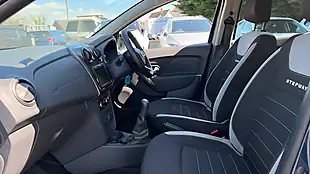 Used 2019 Dacia Sandero Stepway Comfort Blue - Interior and Exterior details 6