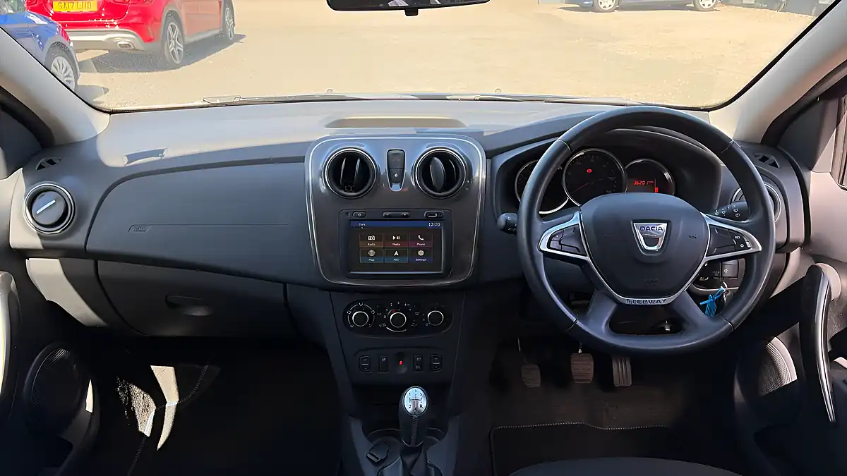 Used 2019 Dacia Sandero Stepway Comfort Blue - Interior and Exterior details 7
