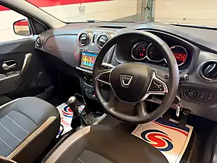 Used 2019 Dacia Sandero Stepway Comfort White - Interior and Exterior details 11