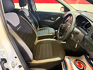 Used 2019 Dacia Sandero Stepway Comfort White - Interior and Exterior details 13