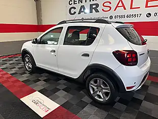 Used 2019 Dacia Sandero Stepway Comfort White - Interior and Exterior details 14
