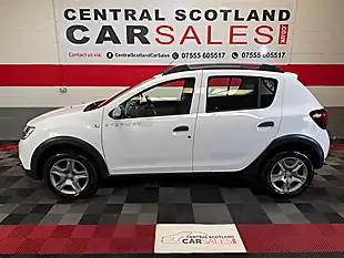 Used 2019 Dacia Sandero Stepway Comfort White - Interior and Exterior details 19