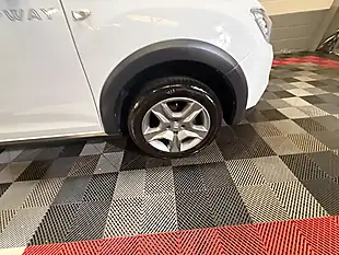 Used 2019 Dacia Sandero Stepway Comfort White - Interior and Exterior details 3