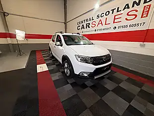 Used 2019 Dacia Sandero Stepway Comfort White - Interior and Exterior details 4