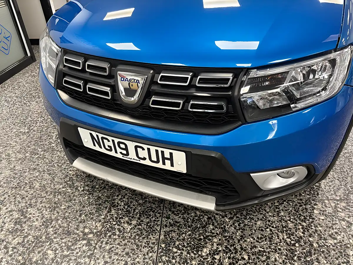 Used 2019 Dacia Sandero Stepway Essential Blue - Interior and Exterior details 10