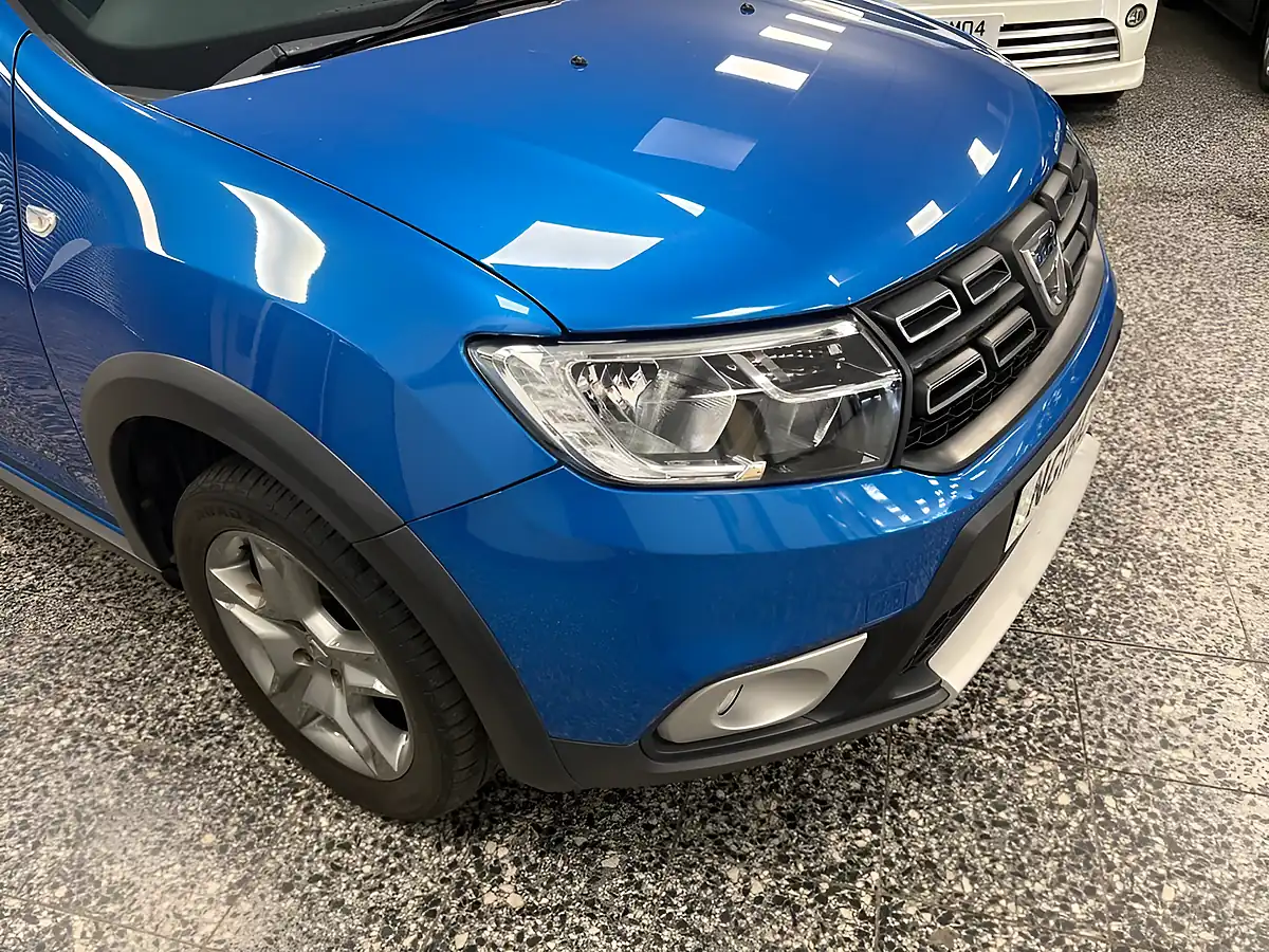 Used 2019 Dacia Sandero Stepway Essential Blue - Interior and Exterior details 11