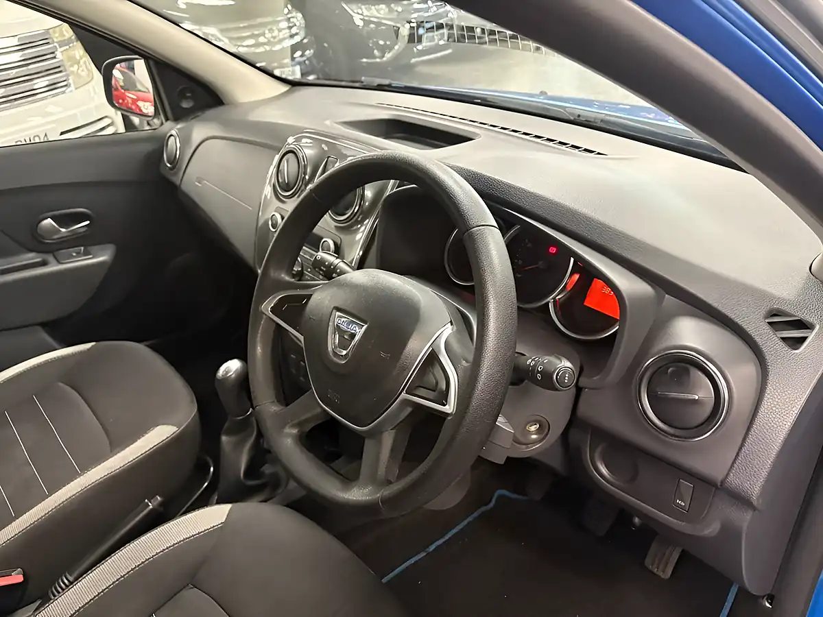 Used 2019 Dacia Sandero Stepway Essential Blue - Interior and Exterior details 15