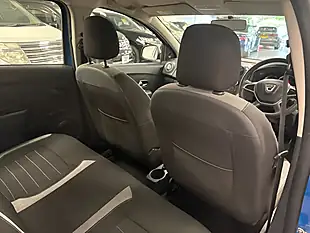 Used 2019 Dacia Sandero Stepway Essential Blue - Interior and Exterior details 17
