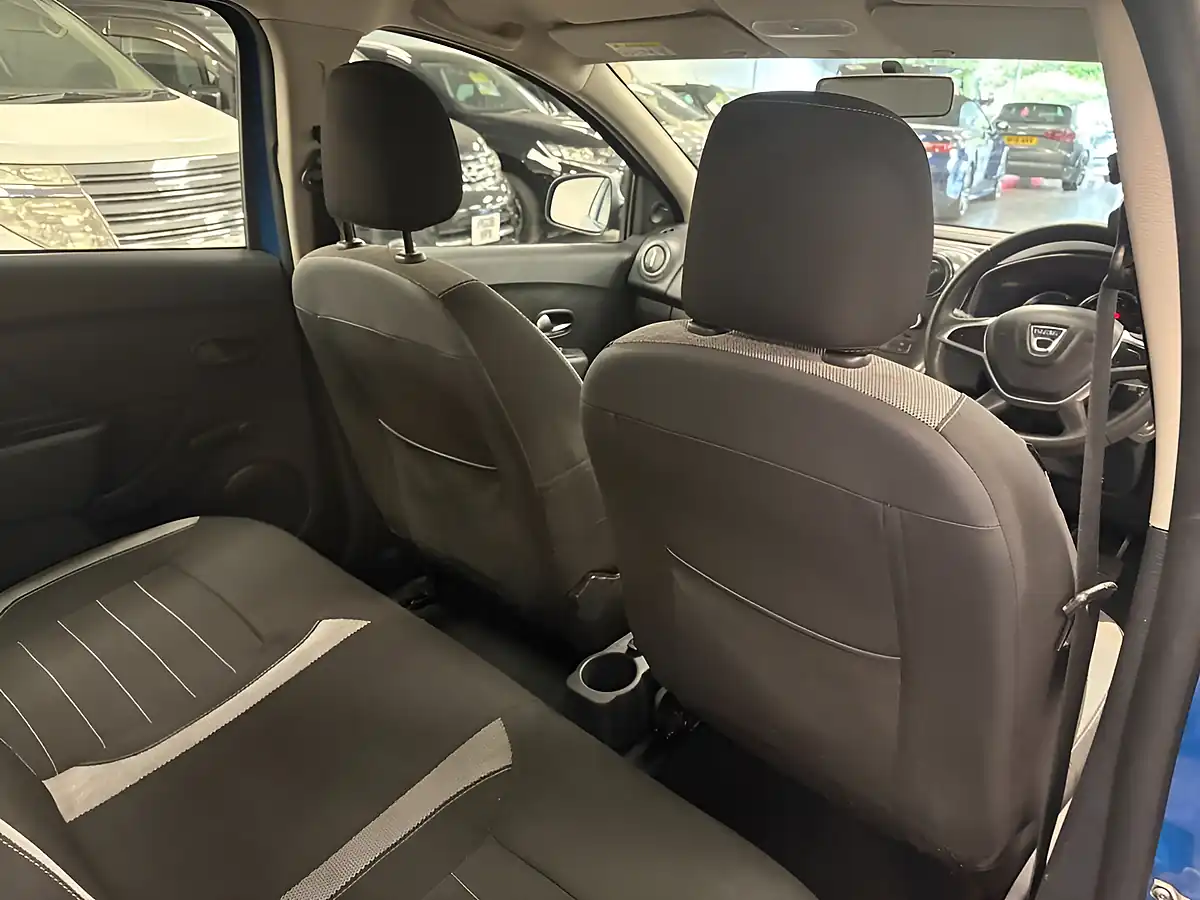 Used 2019 Dacia Sandero Stepway Essential Blue - Interior and Exterior details 17