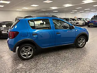Used 2019 Dacia Sandero Stepway Essential Blue - Interior and Exterior details 3