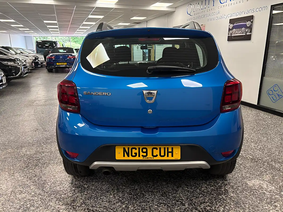 Used 2019 Dacia Sandero Stepway Essential Blue - Interior and Exterior details 5