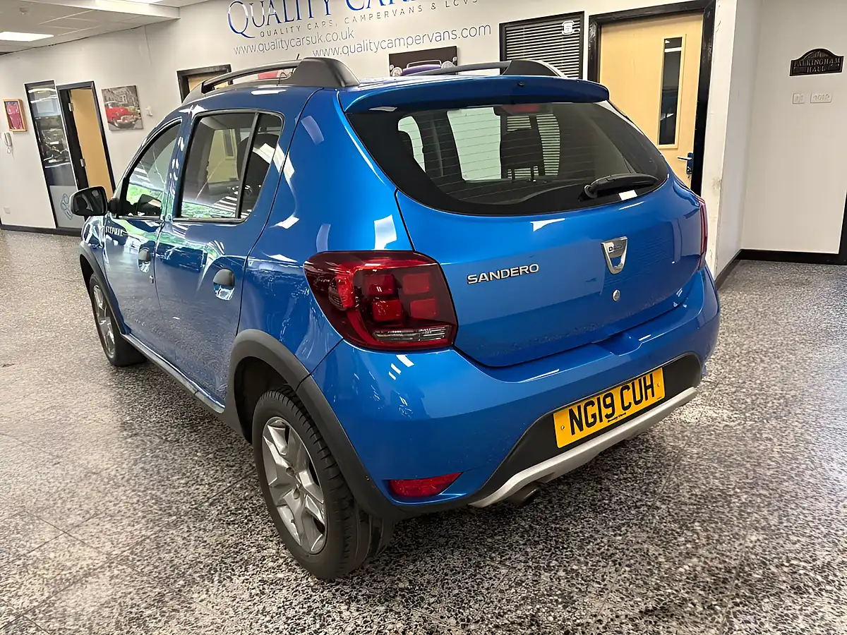 Used 2019 Dacia Sandero Stepway Essential Blue - Interior and Exterior details 6
