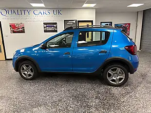 Used 2019 Dacia Sandero Stepway Essential Blue - Interior and Exterior details 7