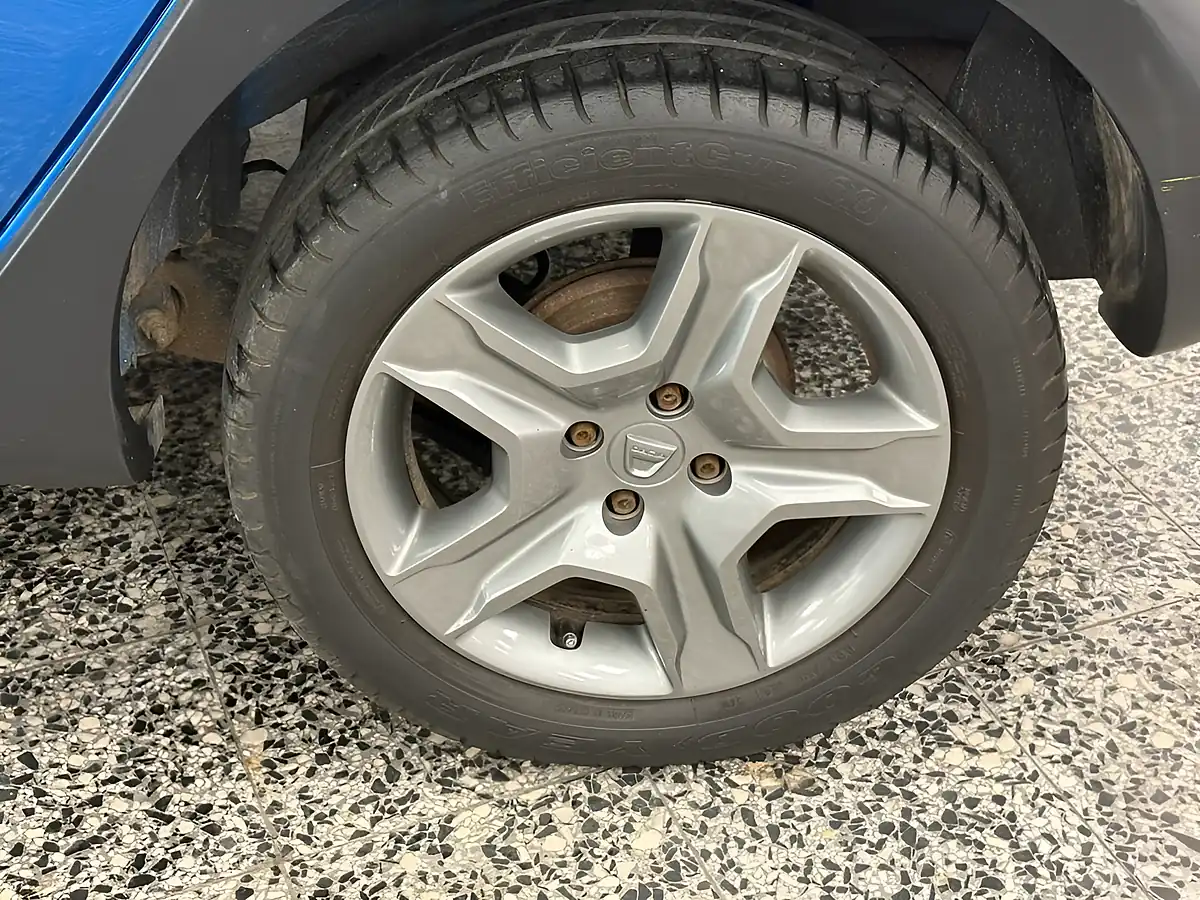 Used 2019 Dacia Sandero Stepway Essential Blue - Interior and Exterior details 9
