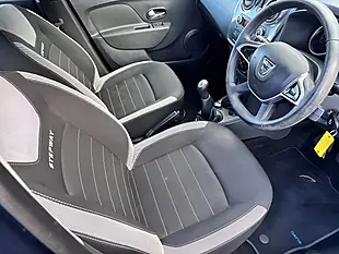 Used 2019 Dacia Sandero Stepway Essential Blue - Interior and Exterior details 10