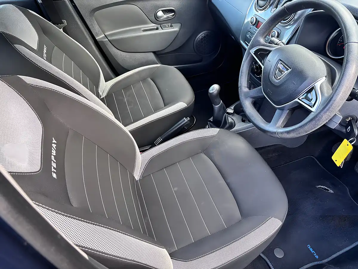 Used 2019 Dacia Sandero Stepway Essential Blue - Interior and Exterior details 10