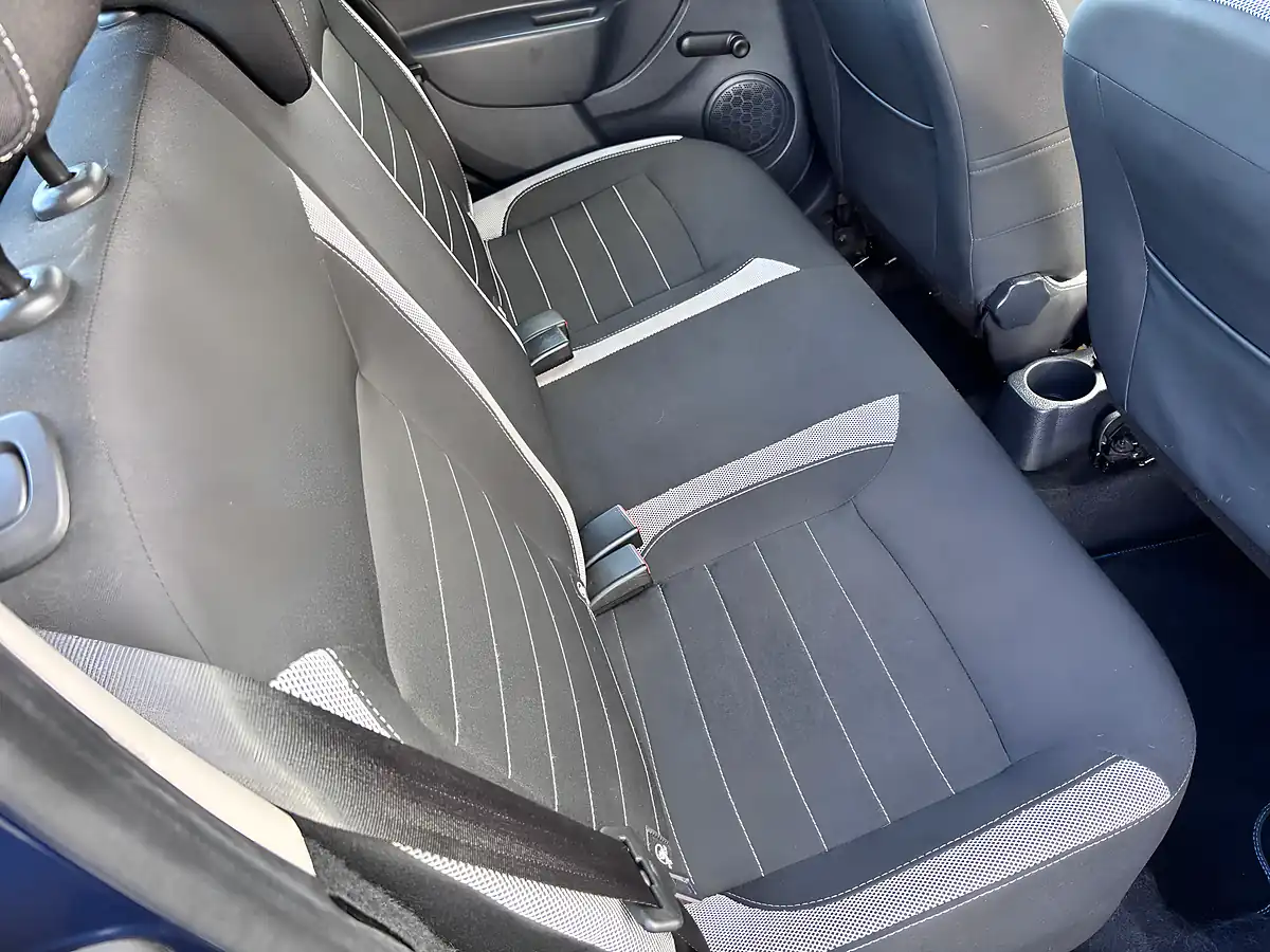 Used 2019 Dacia Sandero Stepway Essential Blue - Interior and Exterior details 11