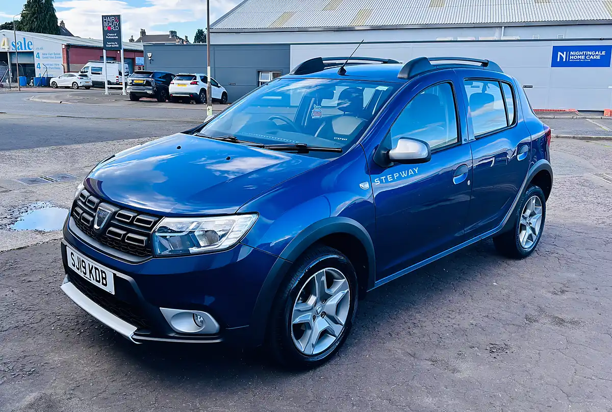 Used 2019 Dacia Sandero Stepway Essential Blue - Interior and Exterior details 4