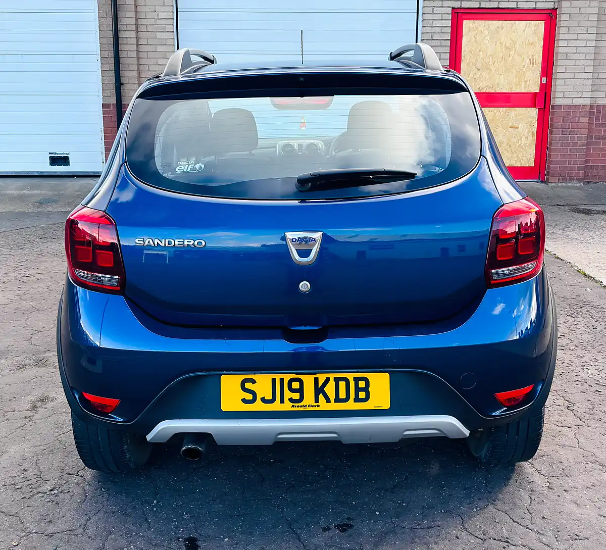 Used 2019 Dacia Sandero Stepway Essential Blue - Interior and Exterior details 5