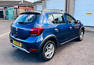 Used 2019 Dacia Sandero Stepway Essential Blue - Interior and Exterior details 6