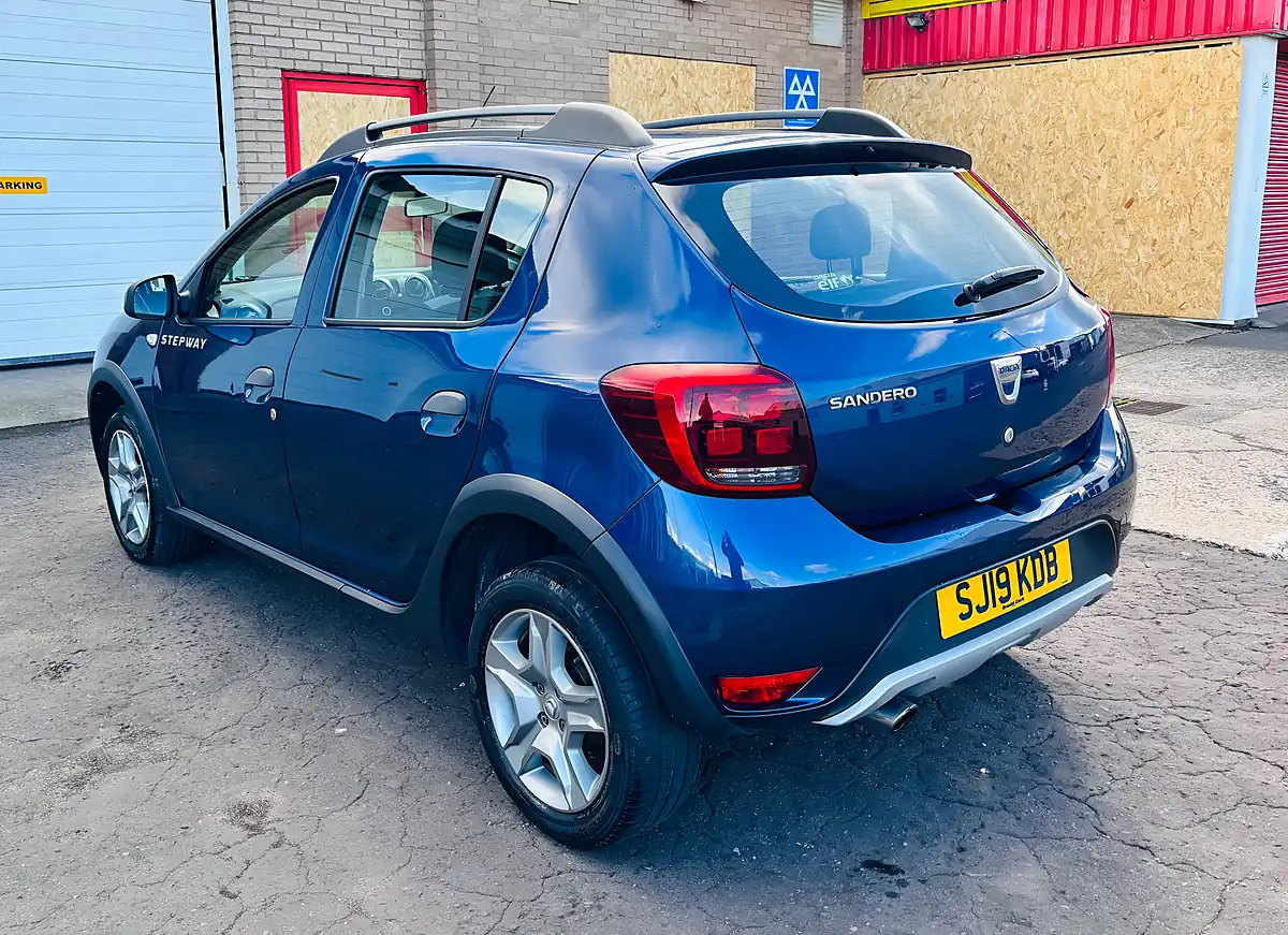 Used 2019 Dacia Sandero Stepway Essential Blue - Interior and Exterior details 7