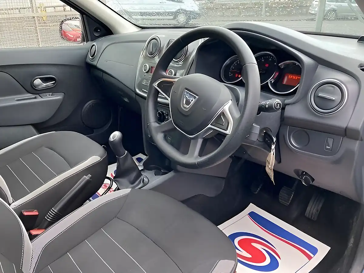 Used 2019 Dacia Sandero Stepway Essential Blue - Interior and Exterior details 2
