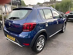 Used 2019 Dacia Sandero Stepway Essential Blue - Interior and Exterior details 4
