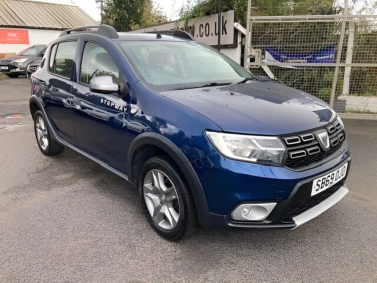 Used 2019 Dacia Sandero Stepway Essential Blue - Interior and Exterior details 5