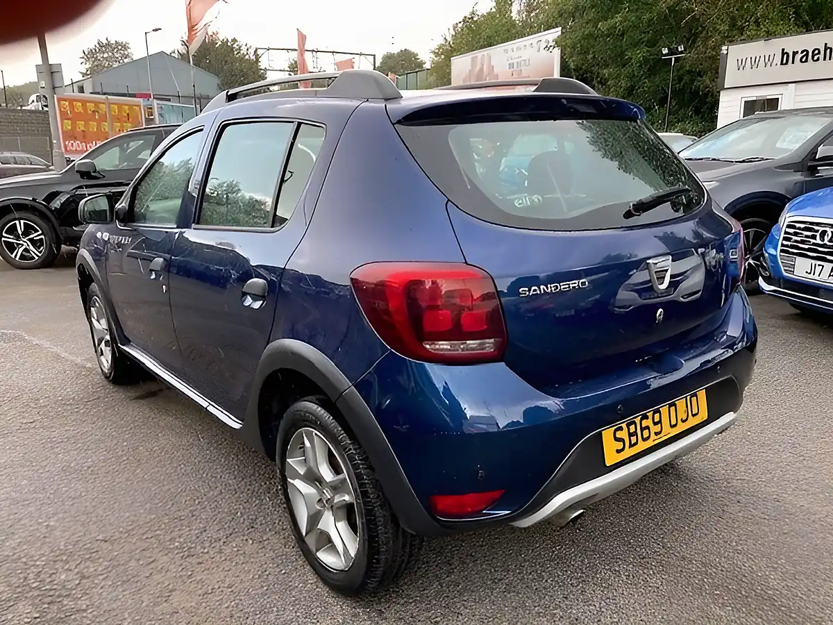Used 2019 Dacia Sandero Stepway Essential Blue - Interior and Exterior details 7