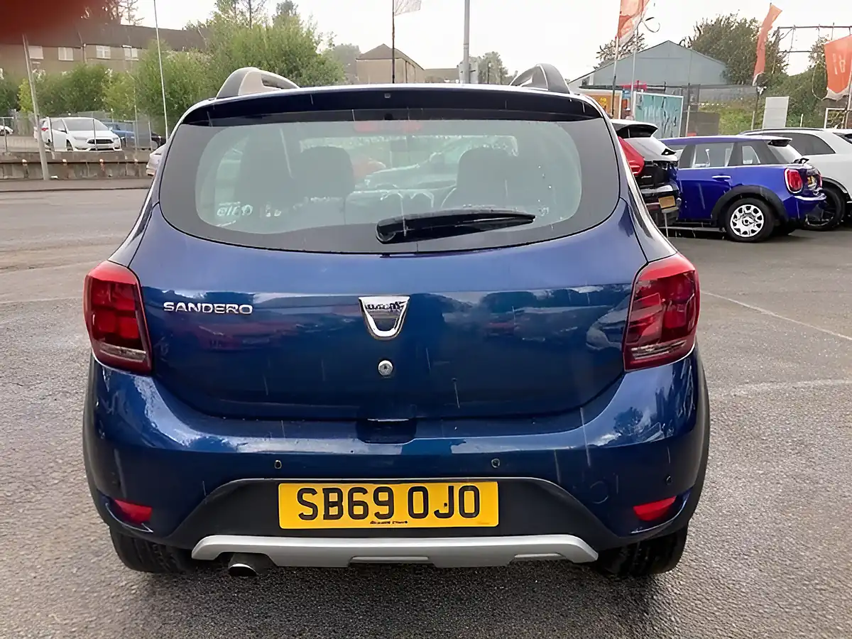 Used 2019 Dacia Sandero Stepway Essential Blue - Interior and Exterior details 9