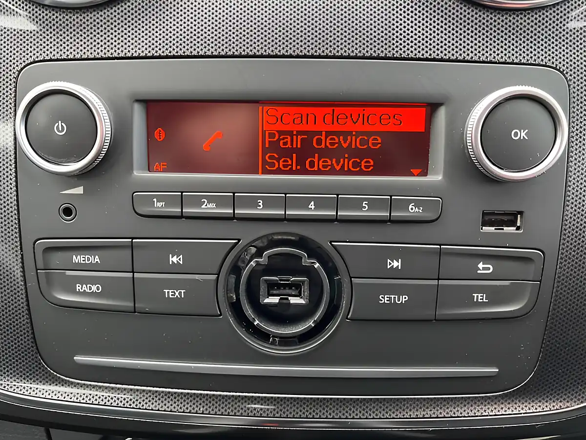 Used 2019 Dacia Sandero Stepway Essential Grey - Interior and Exterior details 12