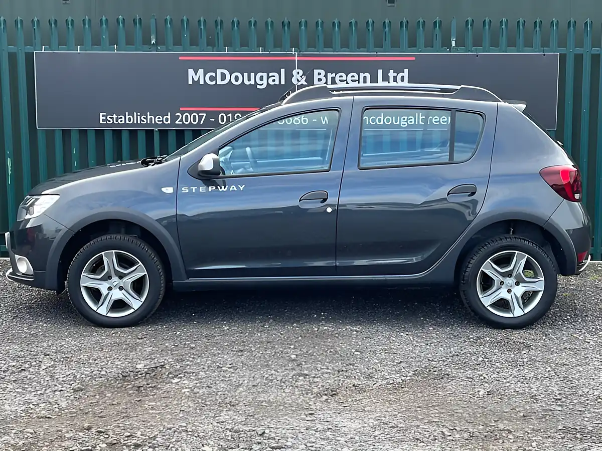 Used 2019 Dacia Sandero Stepway Essential Grey - Interior and Exterior details 2
