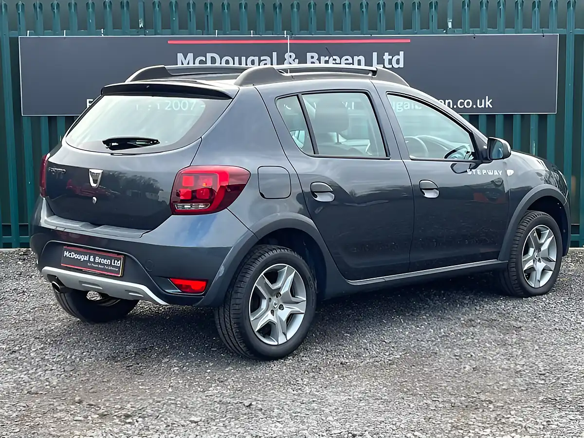 Used 2019 Dacia Sandero Stepway Essential Grey - Interior and Exterior details 5
