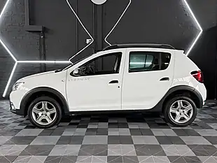 Used 2019 Dacia Sandero Stepway Essential White - Interior and Exterior details 10