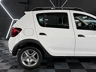 Used 2019 Dacia Sandero Stepway Essential White - Interior and Exterior details 15