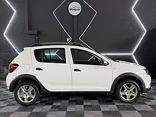 Used 2019 Dacia Sandero Stepway Essential White - Interior and Exterior details 16