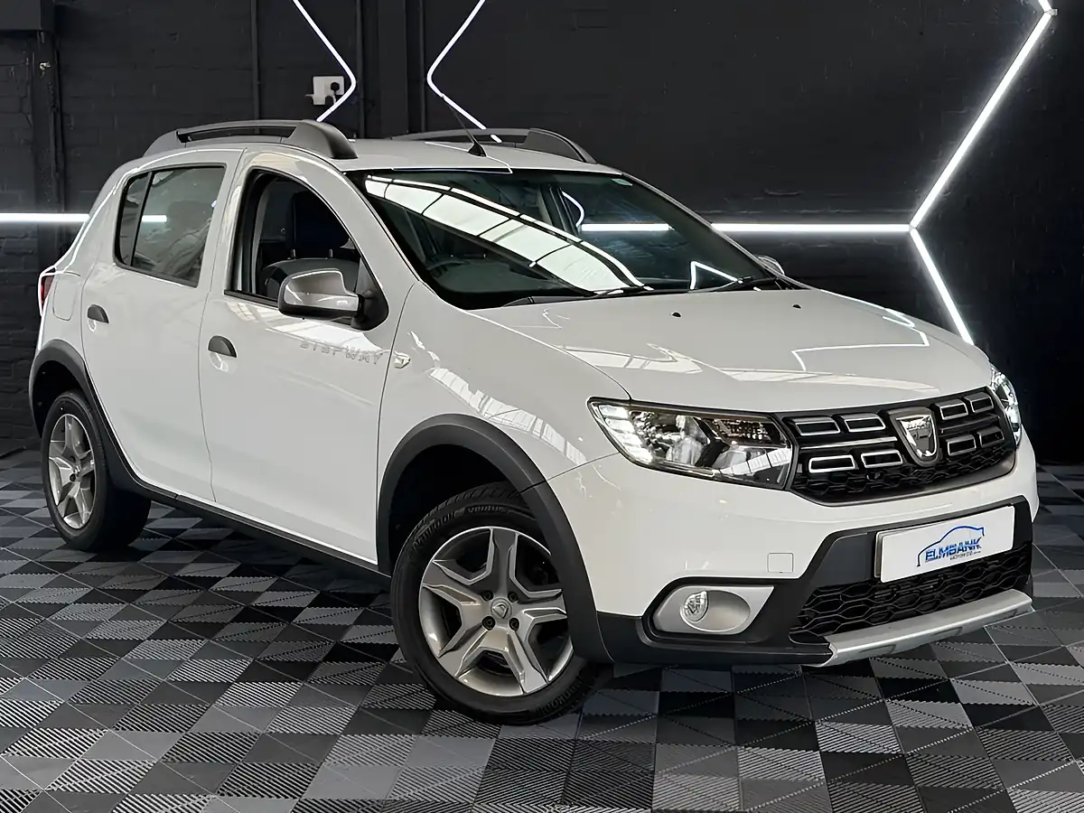 Used 2019 Dacia Sandero Stepway Essential White - Interior and Exterior details 17