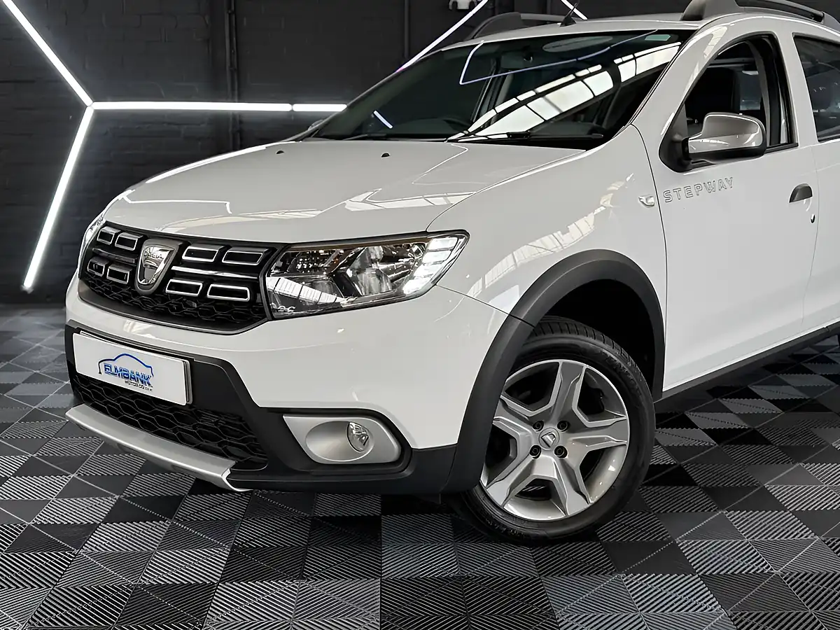 Used 2019 Dacia Sandero Stepway Essential White - Interior and Exterior details 2