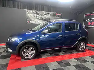 Used 2019 Dacia Sandero Stepway Stepway Essential Blue - Interior and Exterior details 12