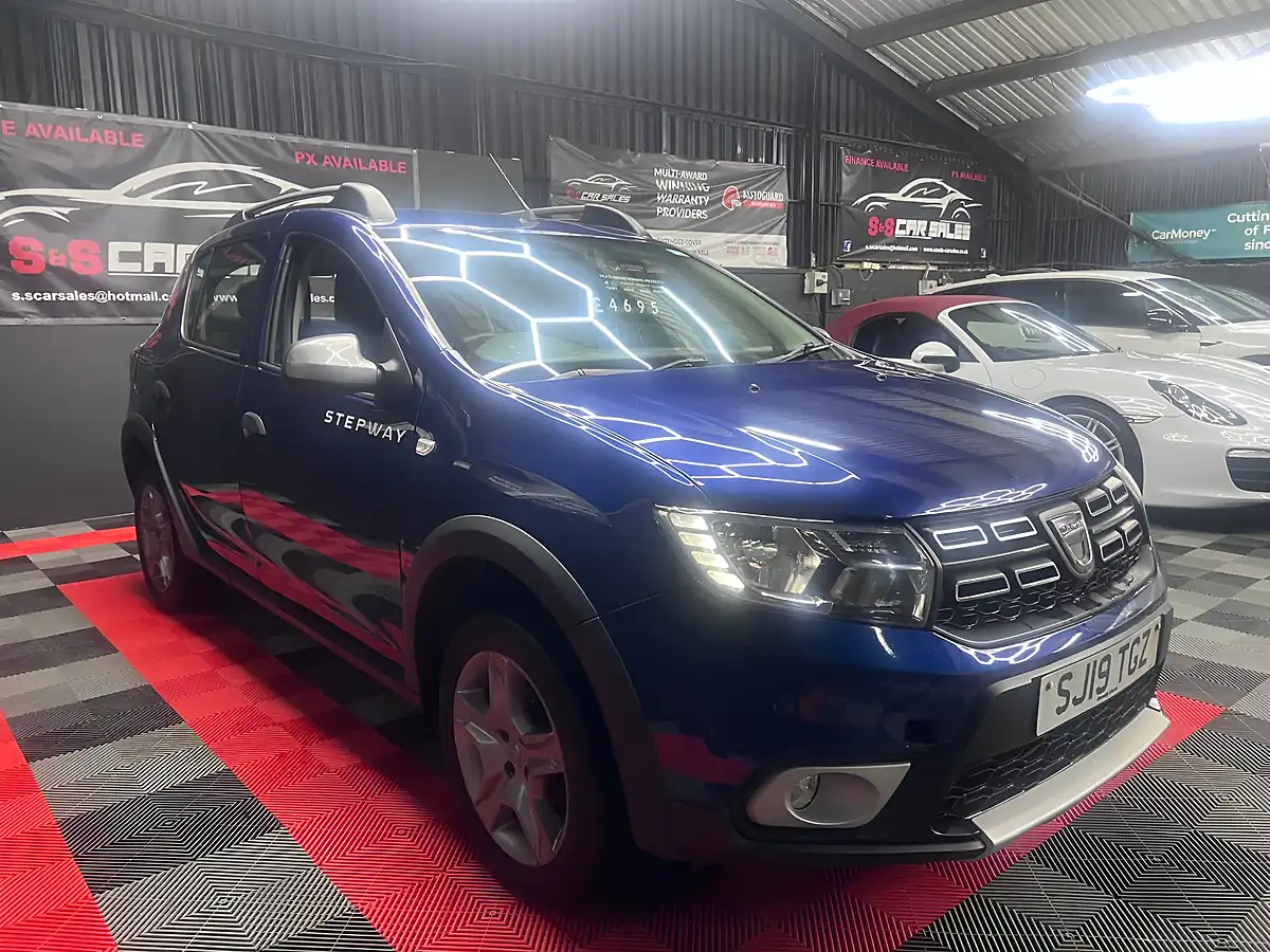 Used 2019 Dacia Sandero Stepway Stepway Essential Blue - Interior and Exterior details 2