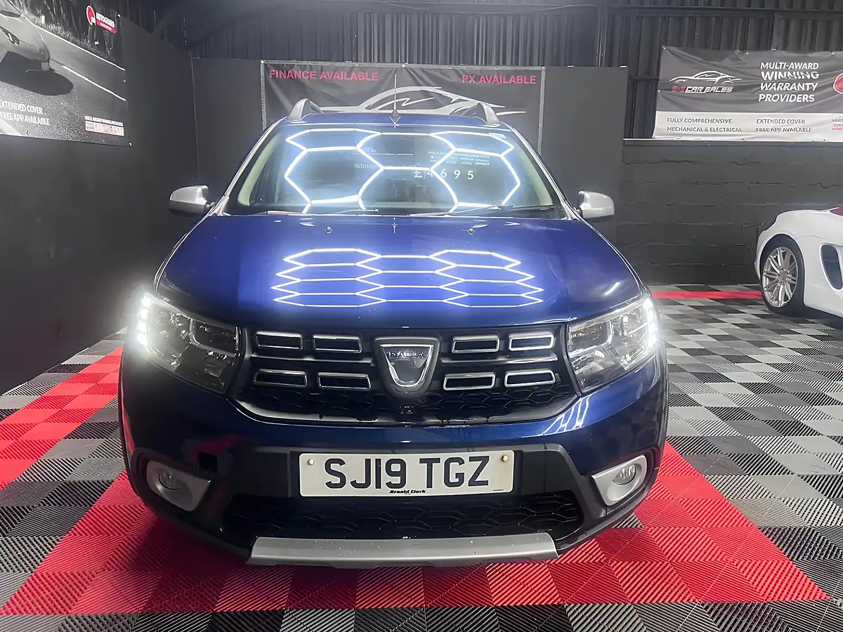Used 2019 Dacia Sandero Stepway Stepway Essential Blue - Interior and Exterior details 3
