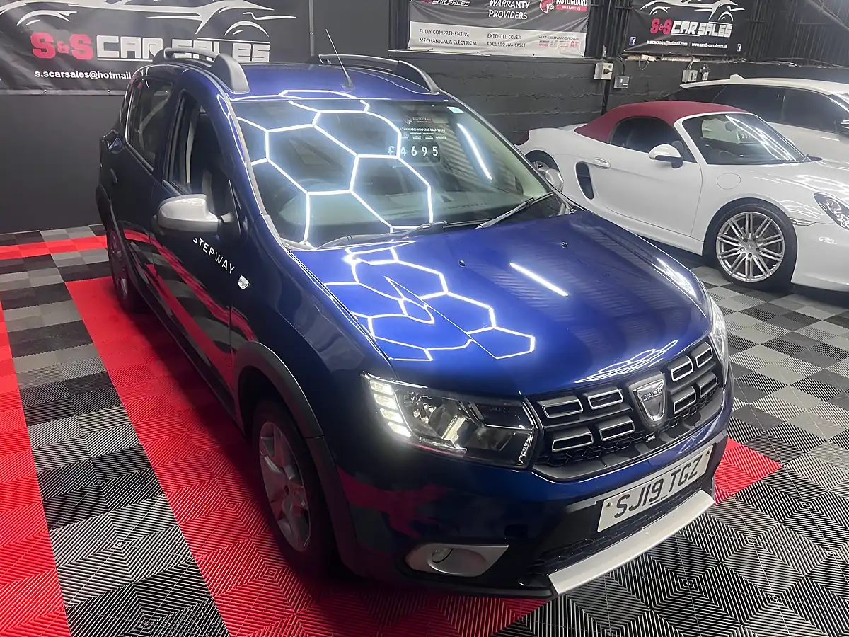 Used 2019 Dacia Sandero Stepway Stepway Essential Blue - Interior and Exterior details 7