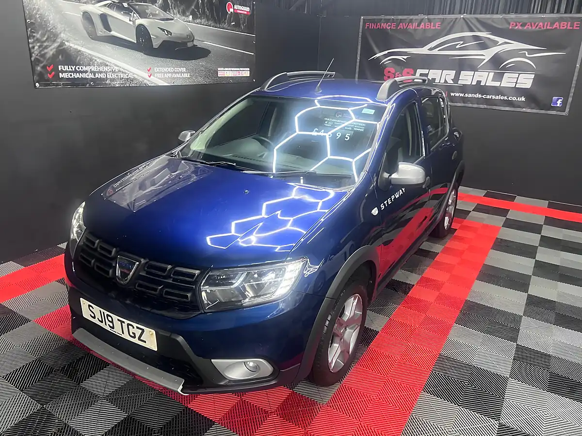 Used 2019 Dacia Sandero Stepway Stepway Essential Blue - Interior and Exterior details 8