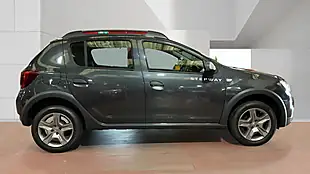 Used 2019 Dacia Sandero Stepway Stepway Essential Grey - Interior and Exterior details 5