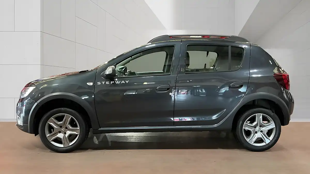 Used 2019 Dacia Sandero Stepway Stepway Essential Grey - Interior and Exterior details 6