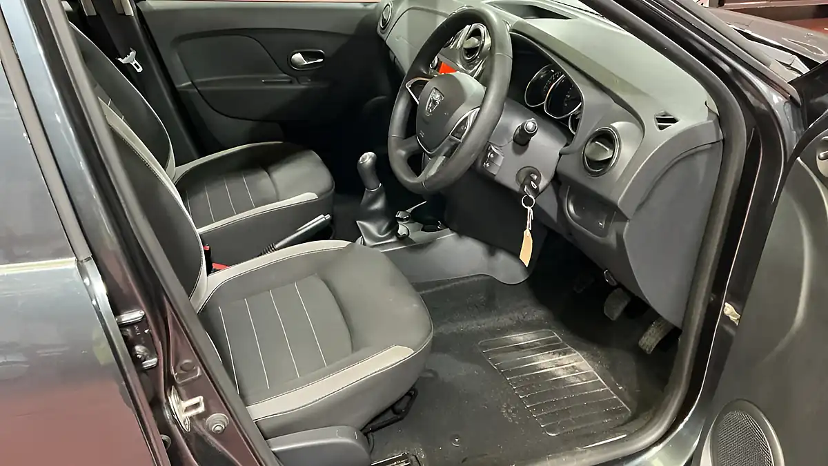 Used 2019 Dacia Sandero Stepway Stepway Essential Grey - Interior and Exterior details 9