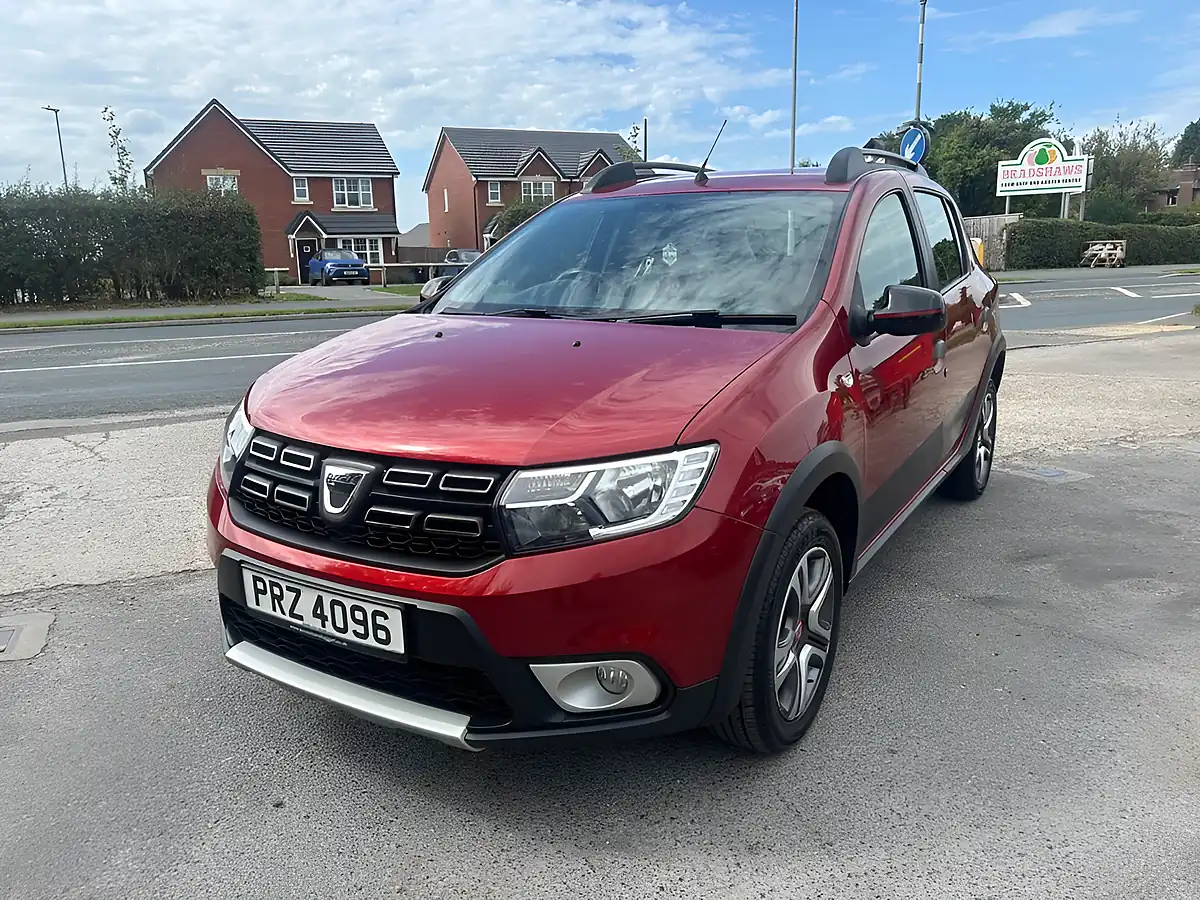 Used 2019 Dacia Sandero Stepway Techroad Red - Interior and Exterior details 11