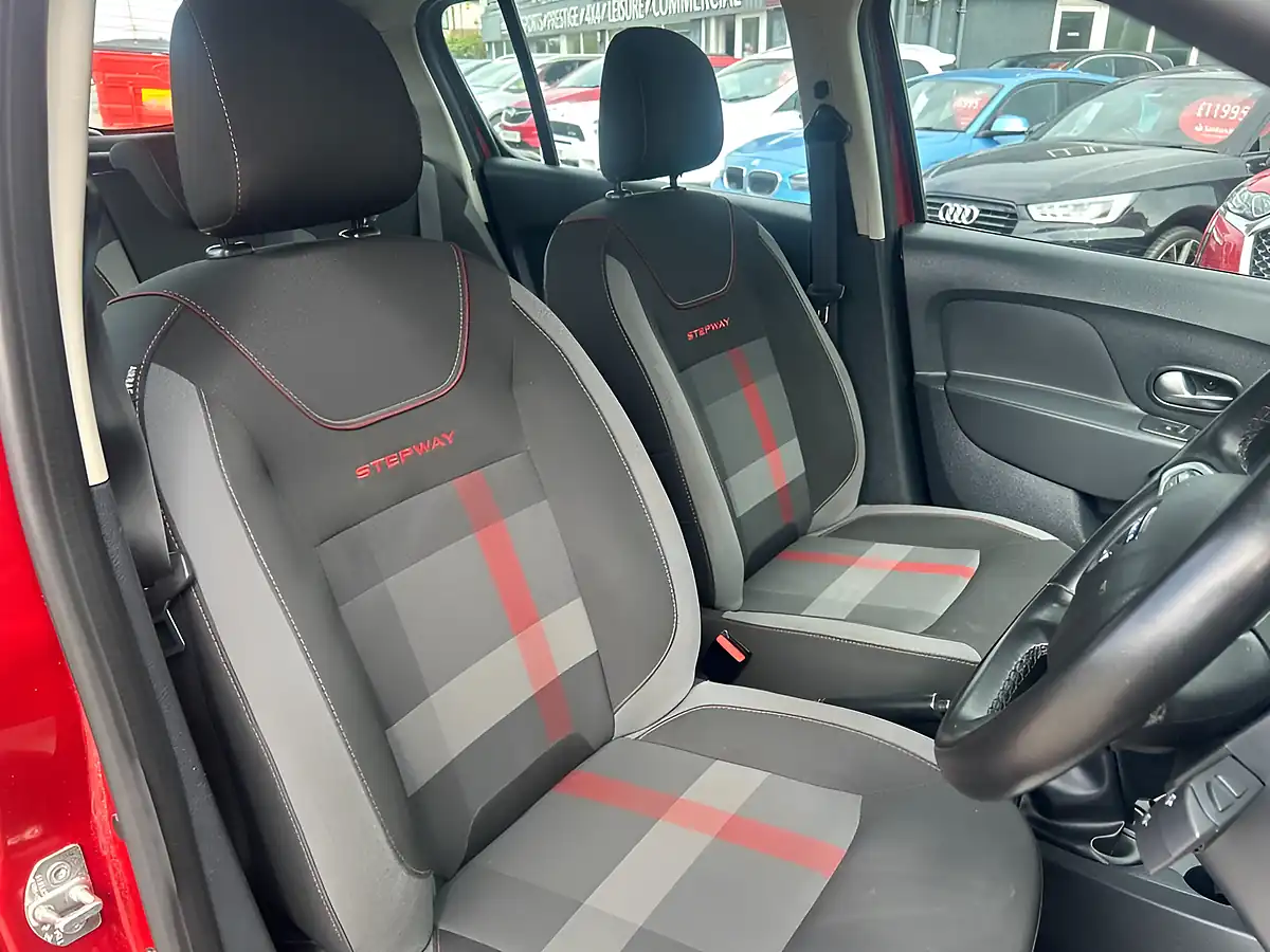 Used 2019 Dacia Sandero Stepway Techroad Red - Interior and Exterior details 12
