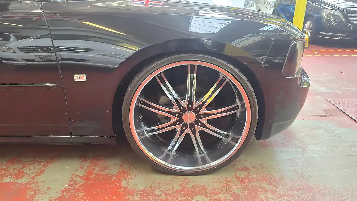 Used 2019 Dodge Charger Saloon Black - Interior and Exterior details 12