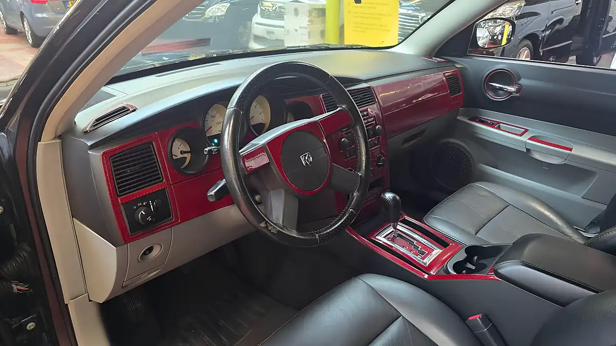 Used 2019 Dodge Charger Saloon Black - Interior and Exterior details 3